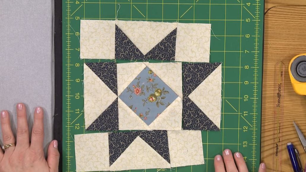 4-of-8-variable-star-quilt-block-quilting-daily