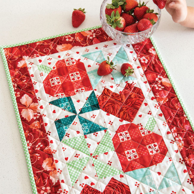 strawberry-swirl-quilted-table-runner-pattern-download-quilting-daily