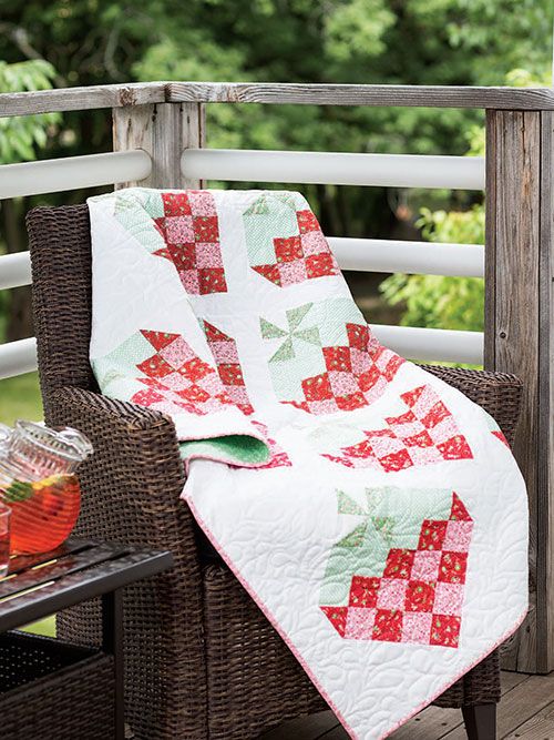 Strawberries Quilt Pattern Download | Quilting Daily