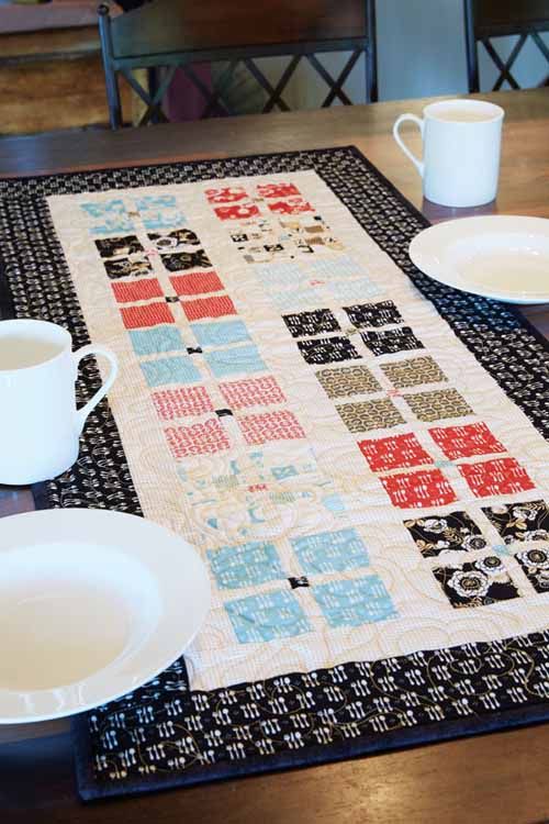 Tablescape Table Runner Pattern Download | Quilting Daily